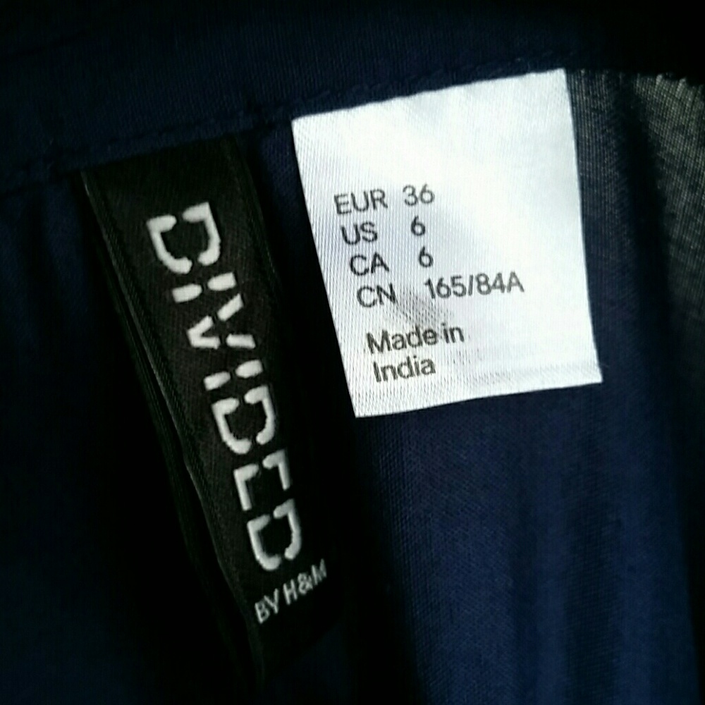 🎉 Divided H&M High Low button up top - Picture 3 of 6